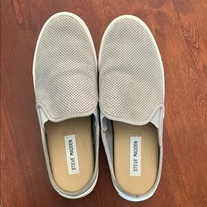 Steve Madden Gray Flats Slip-On Comfort